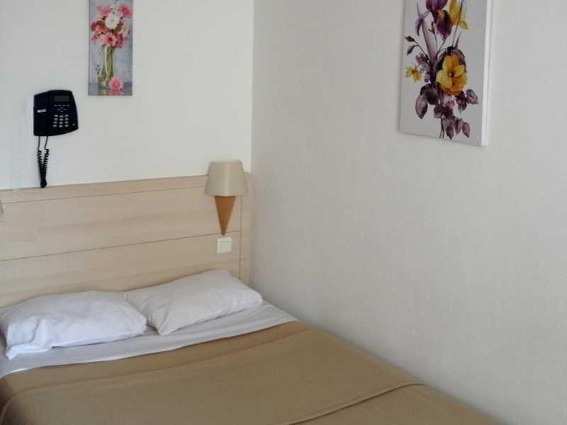 Hotel Vieille Tour Rouen Zewnętrze zdjęcie